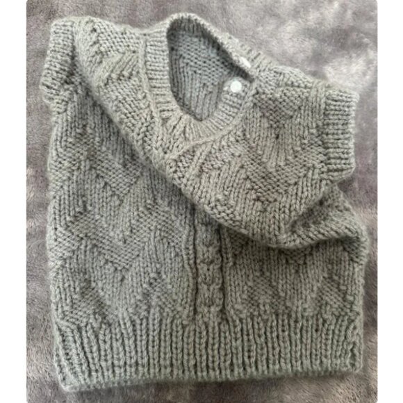 Handmade Knitted Gray Sweater Vest With Chevron Pattern — Cozy Wool Blend Pullov - Picture 4 of 7